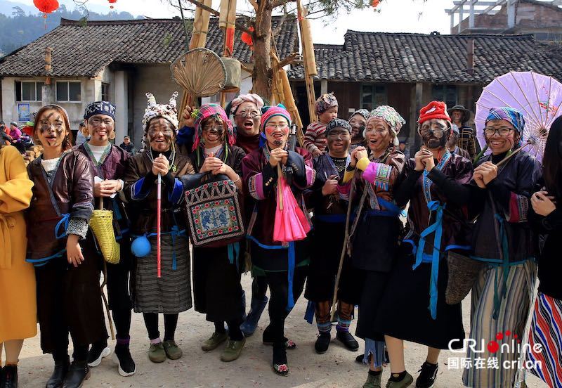 唱嘹歌 赉糍粑 逛庙会 广西各地少数民族传统民俗齐上阵迎新春