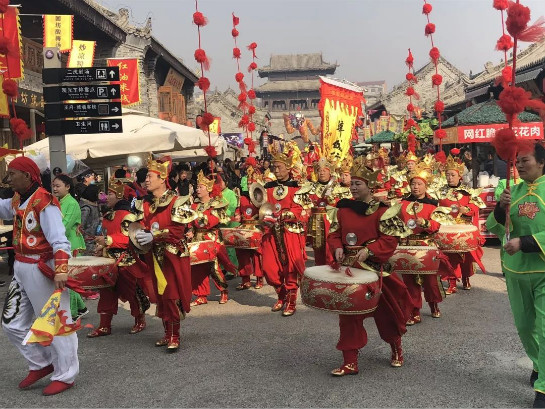 第三届关中民俗文化节启幕 白鹿原影视城游人如织