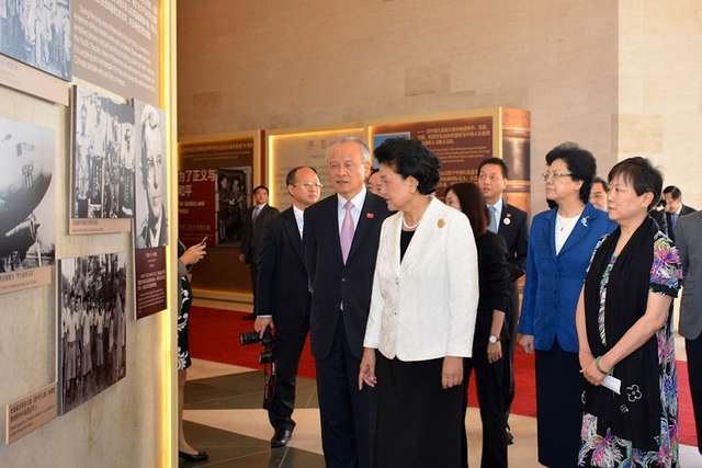 70天见证70年 中美二战合作图片展打动人心