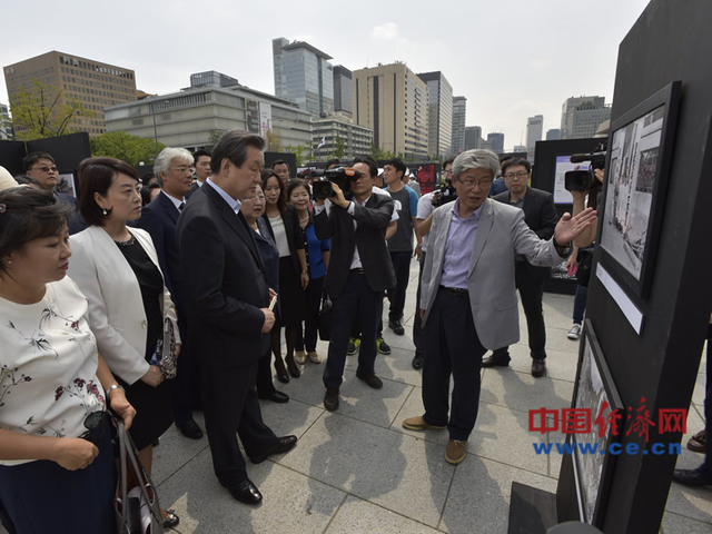 百余张抗战历史图片首尔展出 韩国老人讲述日军罪行