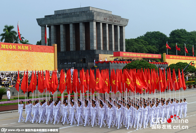 越南约三万人参加国庆70周年阅兵