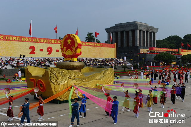 越南约三万人参加国庆70周年阅兵