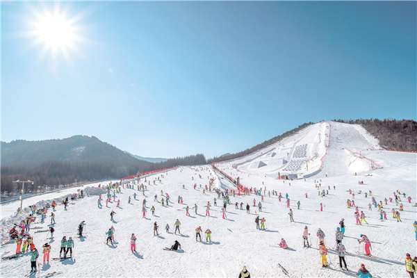 神农架冰雪游升温 4个滑雪场错位布局做大“蛋糕”