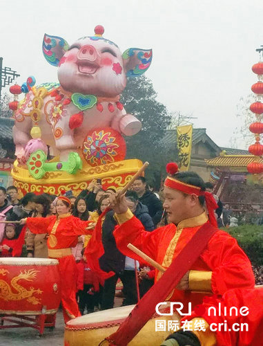 【旅游资讯图片】河南开封：品民俗味 逛传统年