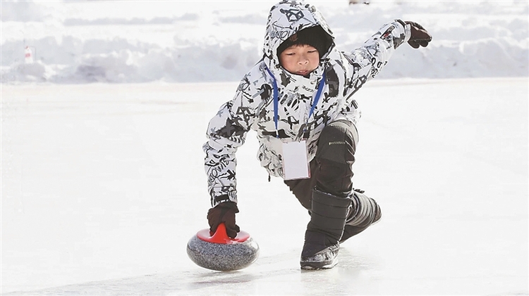 冰雪小勇士 雪场角逐