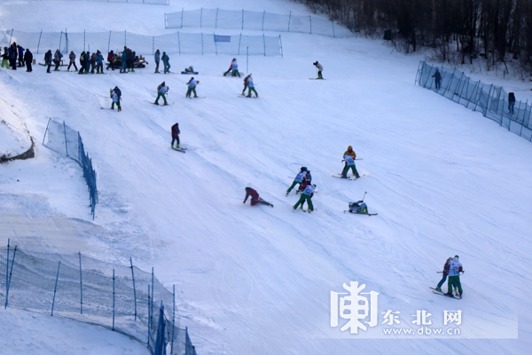 50元滑一天 亚布力体育训练基地让大众爱上冰雪