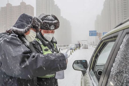 风雪战疫人！因为有你，春天可期……