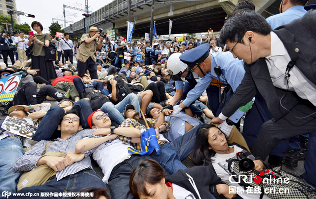 日执政党明确安保法表决议程 民众包围国会表抗议