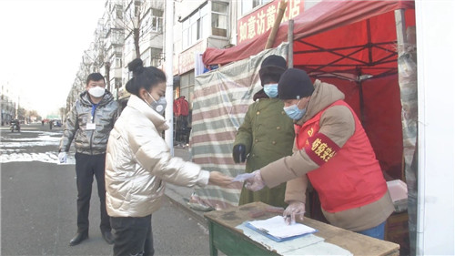 黑河北安市：小区防控再升级 志愿团队来助力