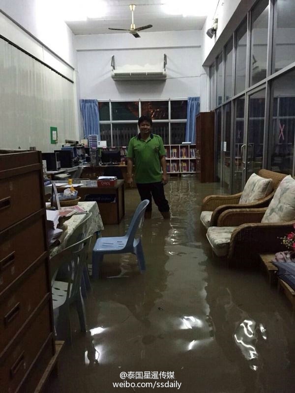 台风暴雨过境泰国 芭提雅城内涝严重