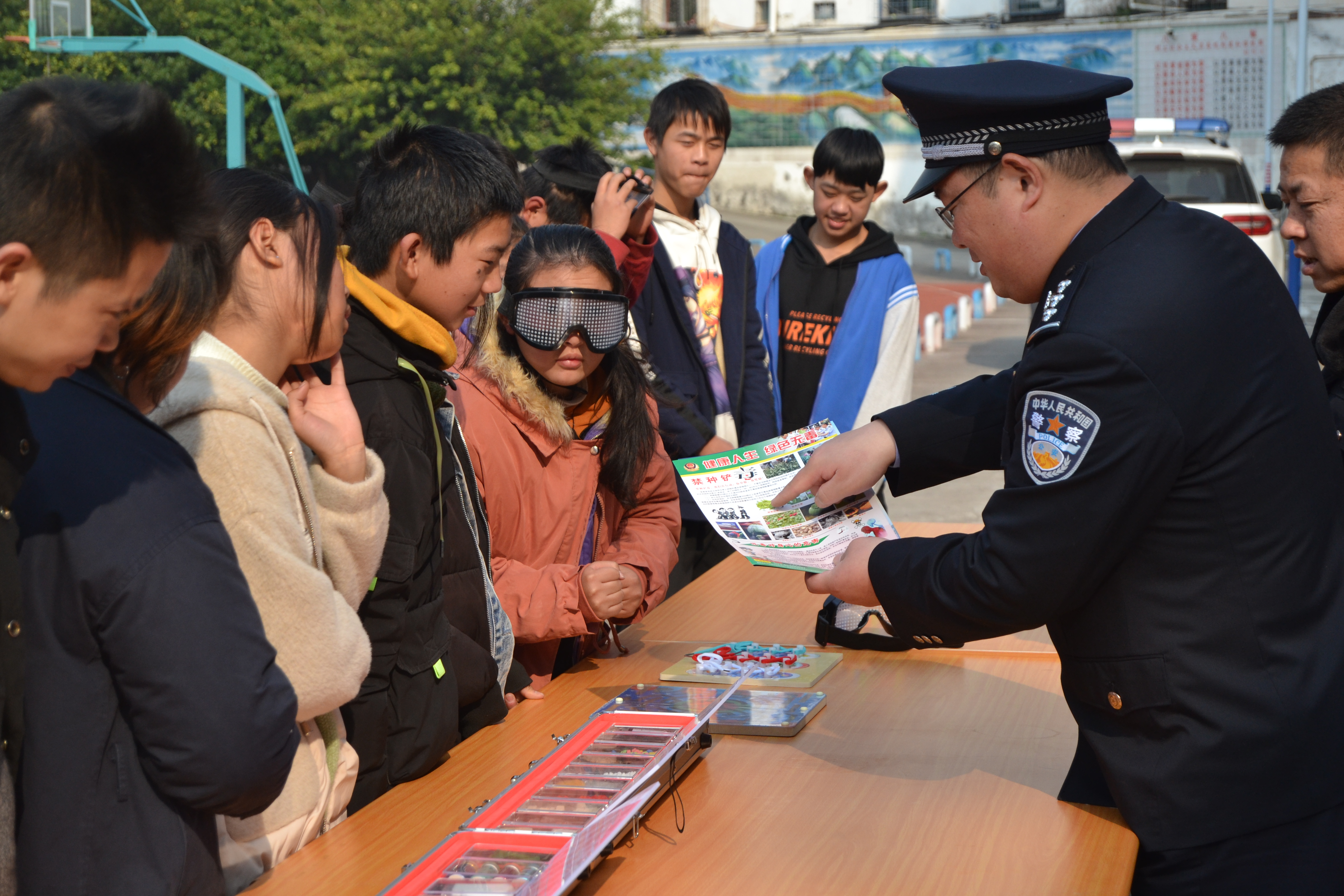 【B】重庆巫山警方开展禁毒宣传进校园系列活动