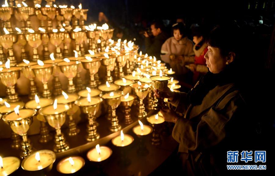 西安：祈福灯会祈吉祥