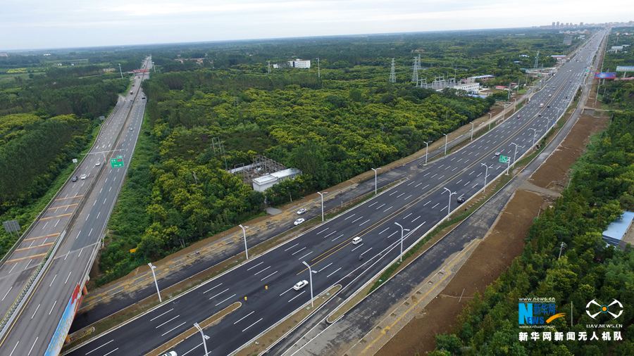 【轮播图】河南许昌：许鄢城际快速通道建成通车