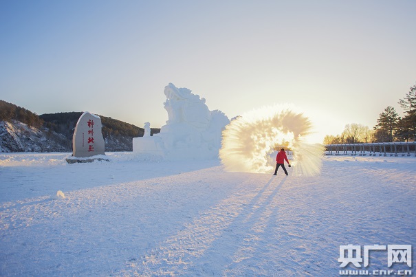 神州北极冰雪美景“醉”游人