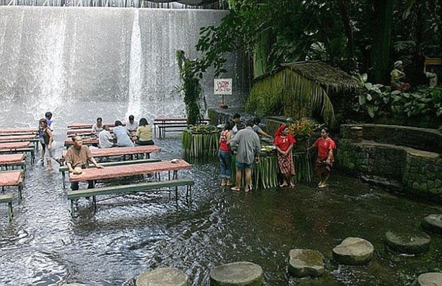 盘点亚洲奇葩主题餐厅 厕所餐厅“大便食物”大热