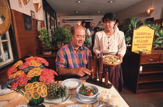 盘点亚洲奇葩主题餐厅 厕所餐厅“大便食物”大热