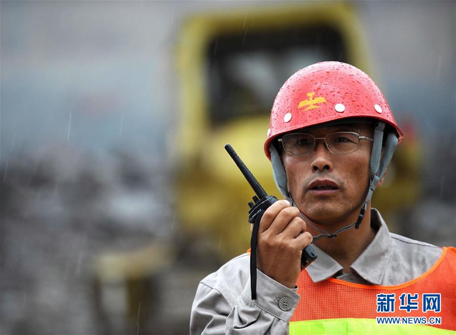 郭明义：与时代同行诠释“雷锋精神”生命力