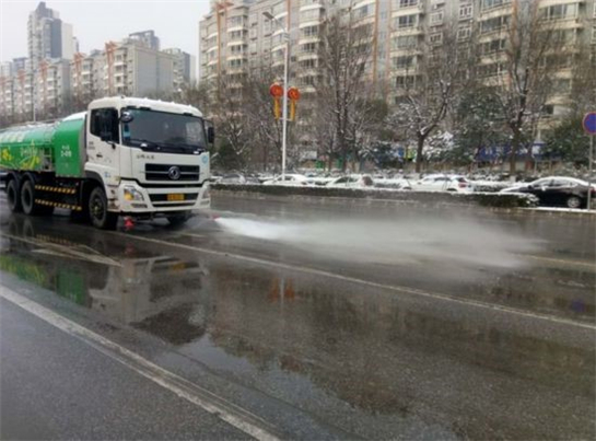 “下绣花功夫 做城市服务” 西安经开区扫雪除冰工作迈向精细化