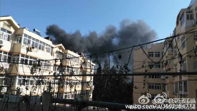 青岛登州路啤酒街附近爆炸起火 官方回应