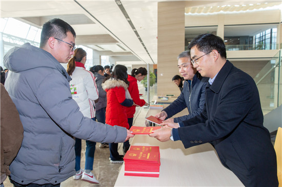 （B 平安江苏列表 三吴大地苏州 移动版）“法治同行共保平安”五部门开展送法进企业活动