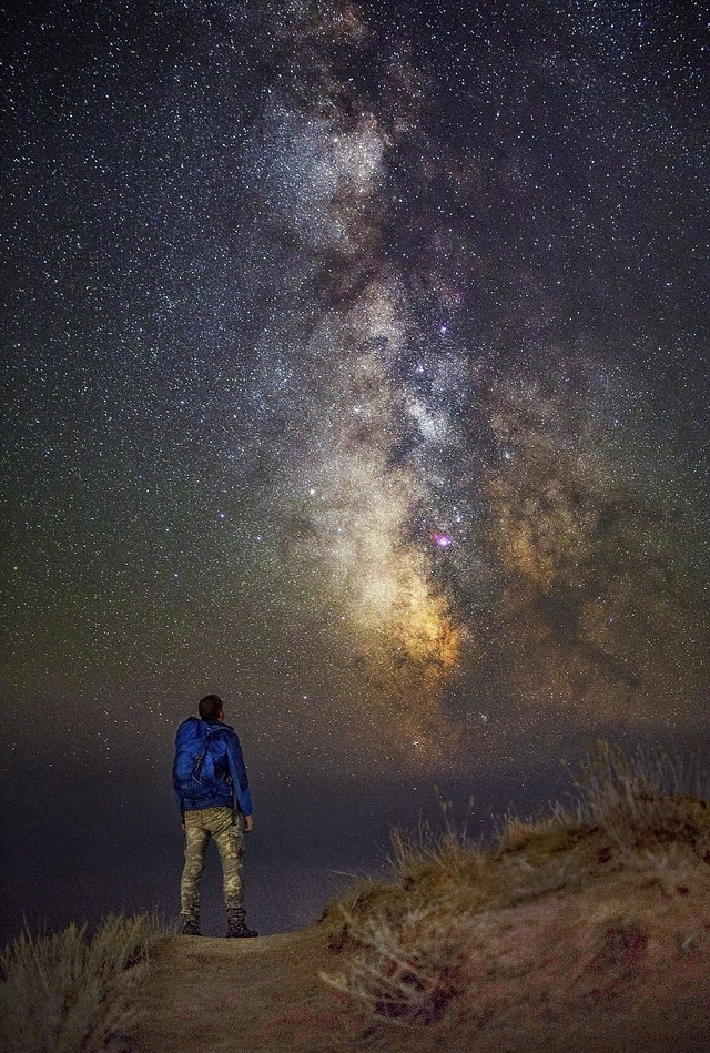 俄男子拍银河系美图 璀璨星空让人沉醉