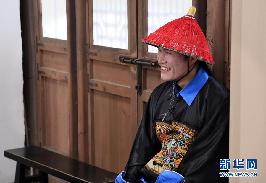 一日饰六角——郑州电影小镇里的“草根”追梦人