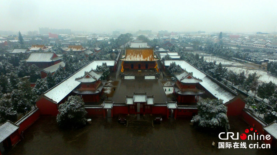 【焦点图-大图】【移动端-焦点图】【图说1】周口淮阳降瑞雪 太昊陵银装素裹美不胜收