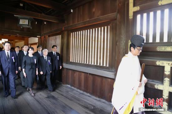 日法相参拜靖国神社 安倍被指对参拜持纵容态度