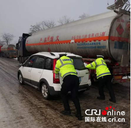 【汽车-文字列表】【移动端-文字列表】三门峡市陕州区交警雪天执勤保道路畅通