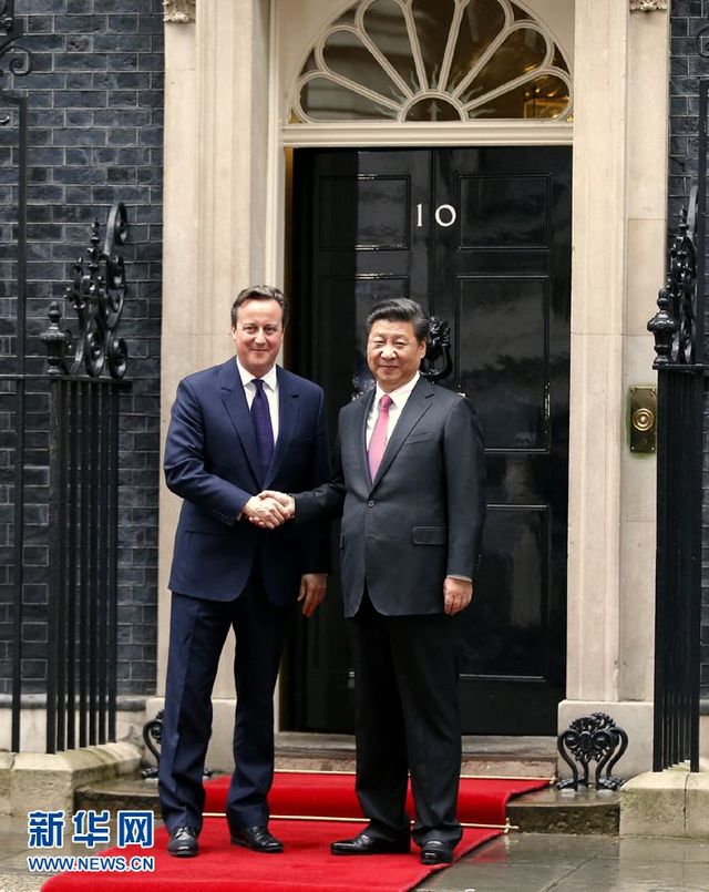 习近平同英国首相卡梅伦举行会谈