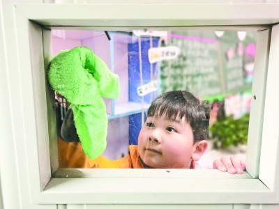 全校学生参与“我们的劳动日” 小学生期末交走心的“劳动作业”