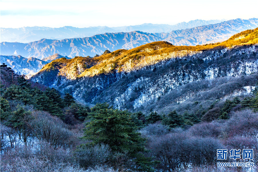 平顶山市鲁山县：尧山之巅观日出