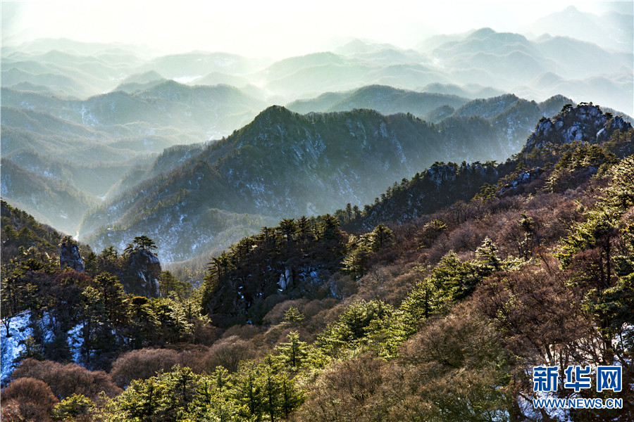 平顶山市鲁山县：尧山之巅观日出