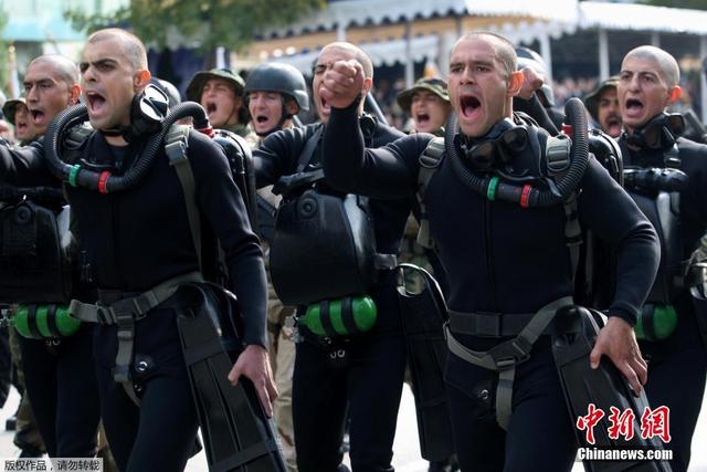 希腊举行阅兵庆祝“说不”纪念日到来