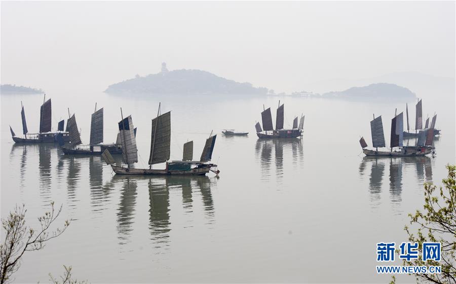 江苏：太湖晨雾