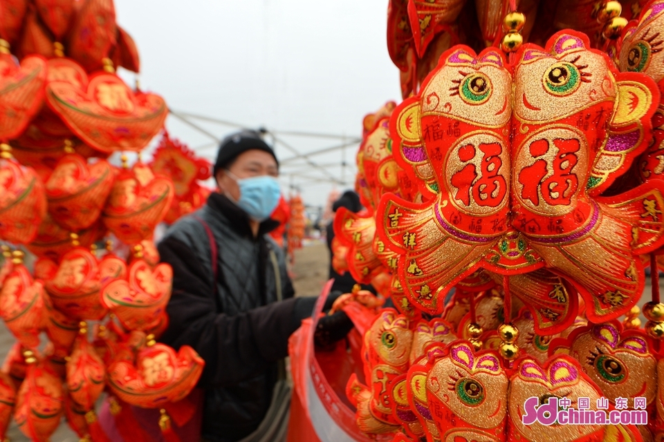 青岛：年货大集迎来销售旺季