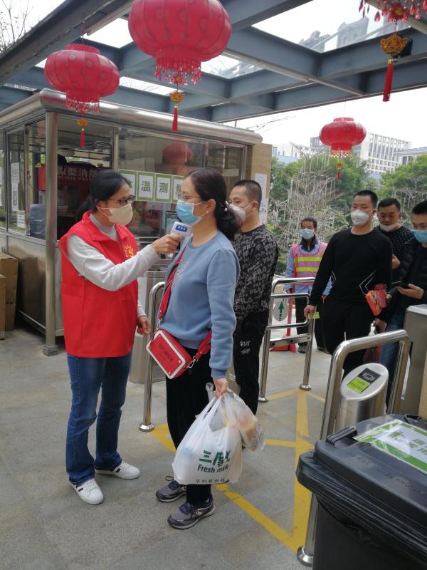 广州市黄埔区永和街社区女专职的战“疫”日常