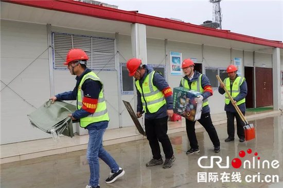 （供稿 平安江苏列表 三吴大地苏州 移动版）苏州春申湖路上拉响渗漏事故应急救援演练