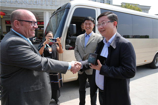 【湖北】【客户稿件】德国克林贝格市代表团到稻花香集团参观考察