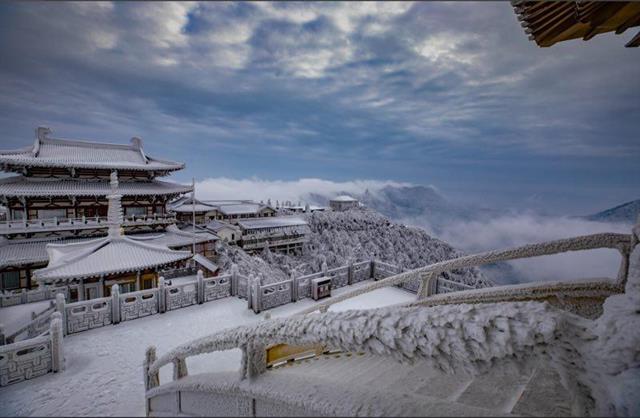 随州大洪山变成绝妙冰雪世界