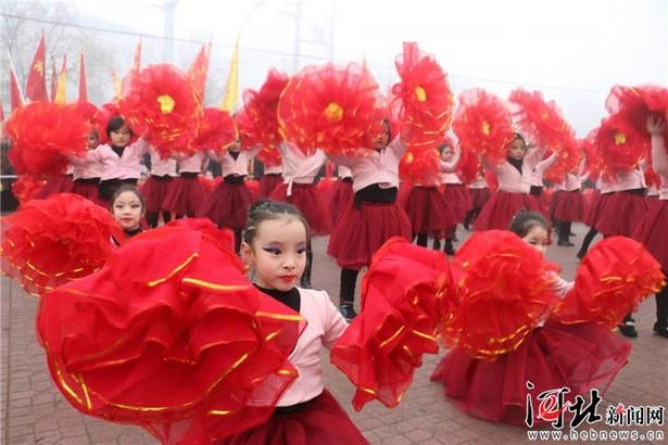 广宗群众乐享民间艺术大餐（图）