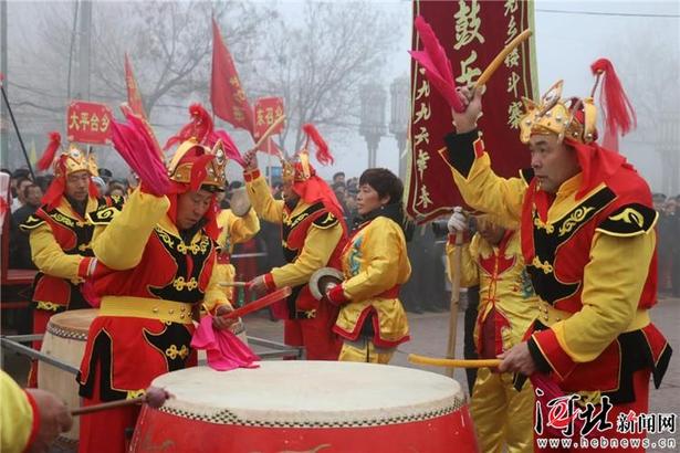 广宗群众乐享民间艺术大餐（图）