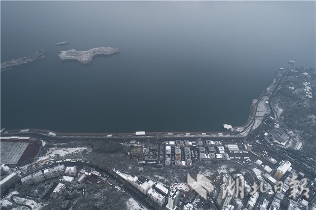 雪落三峡 分外娇娆