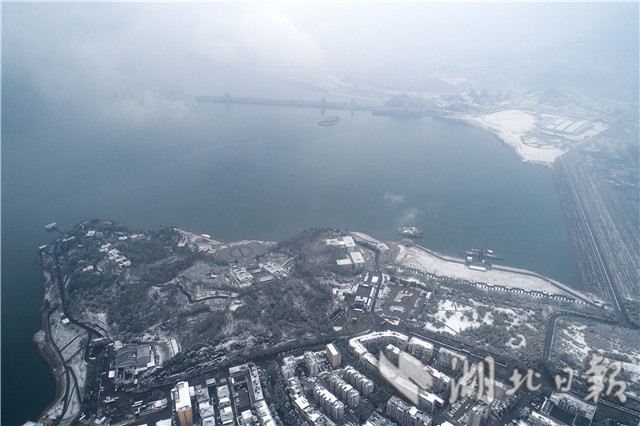 雪落三峡 分外娇娆