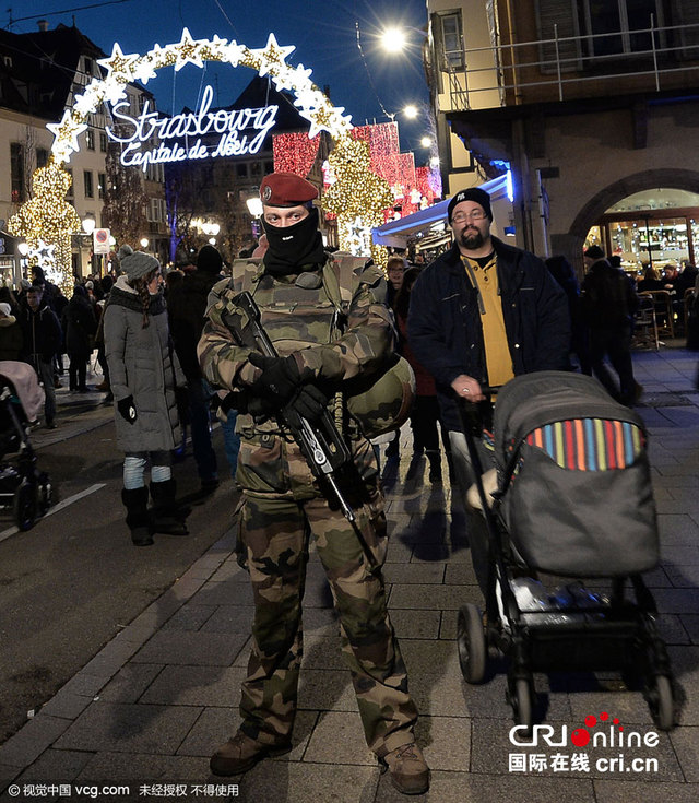 欧洲多国圣诞市场开门迎客 警方加强安保