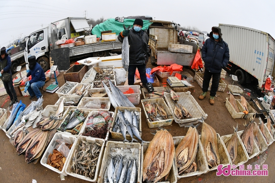 青岛：年货大集迎来销售旺季