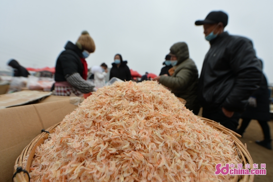 青岛：年货大集迎来销售旺季