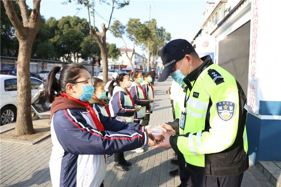 （有修改）（教育列表）苏州吴中区东湖小学：浓浓腊八暖人心