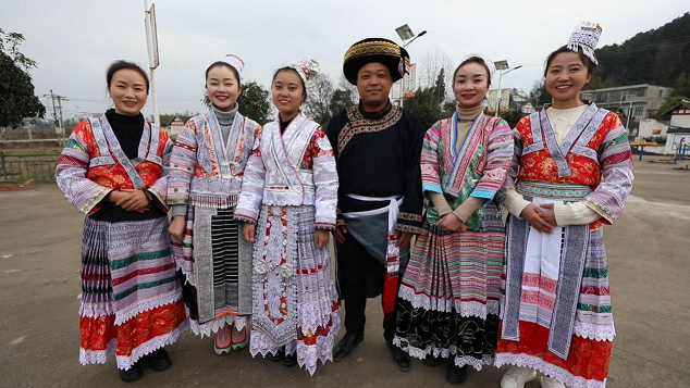 习近平贵州行丨首站来到黔西县化屋村