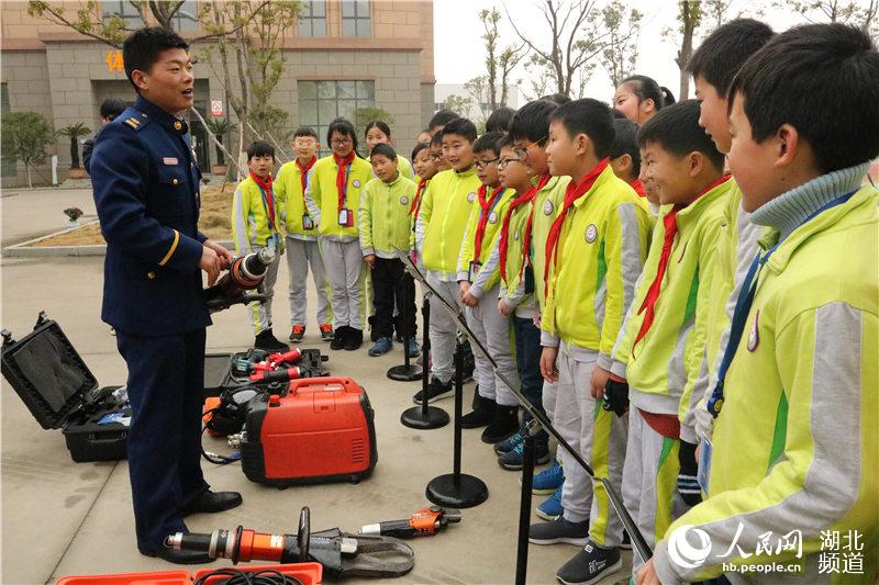 汉江39万师生寒假前学消防知识